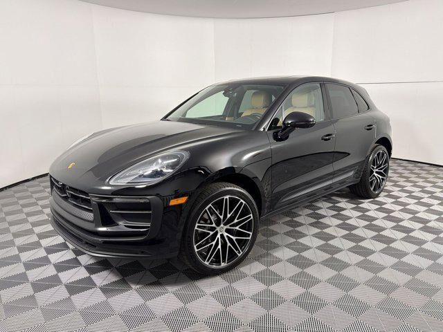 2026 PORSCHE Macan