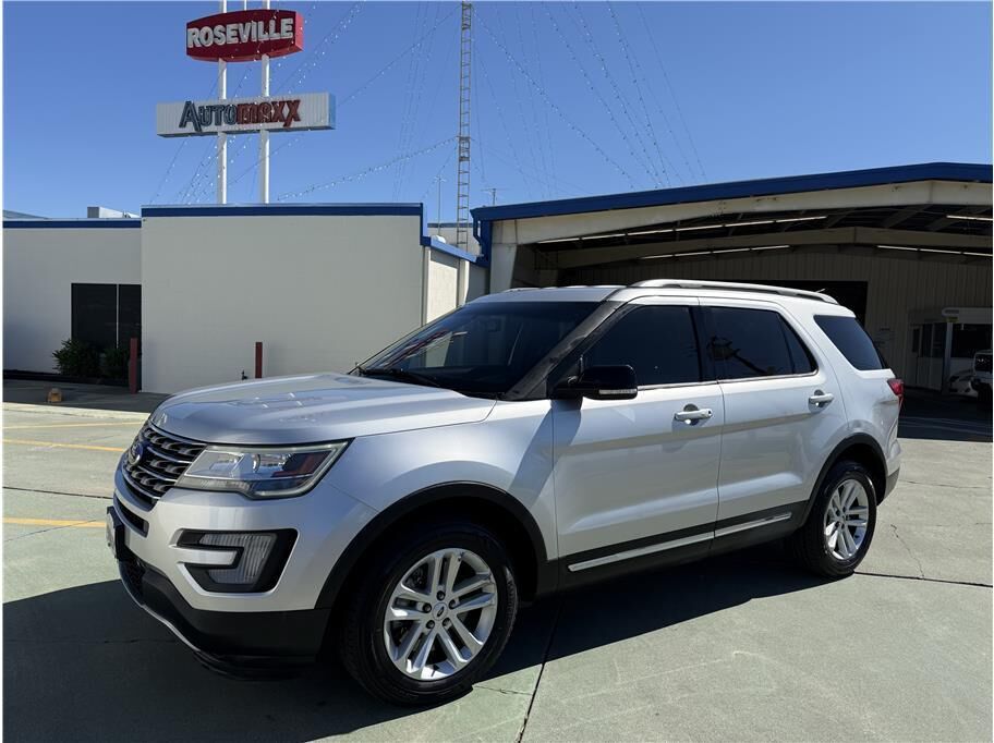 2017 FORD Explorer