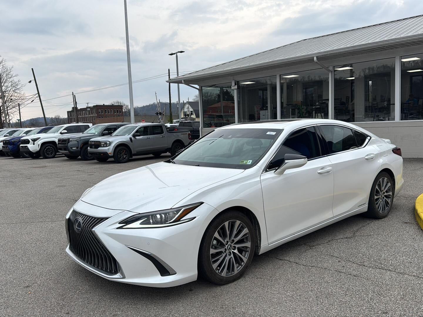 2021 LEXUS ES