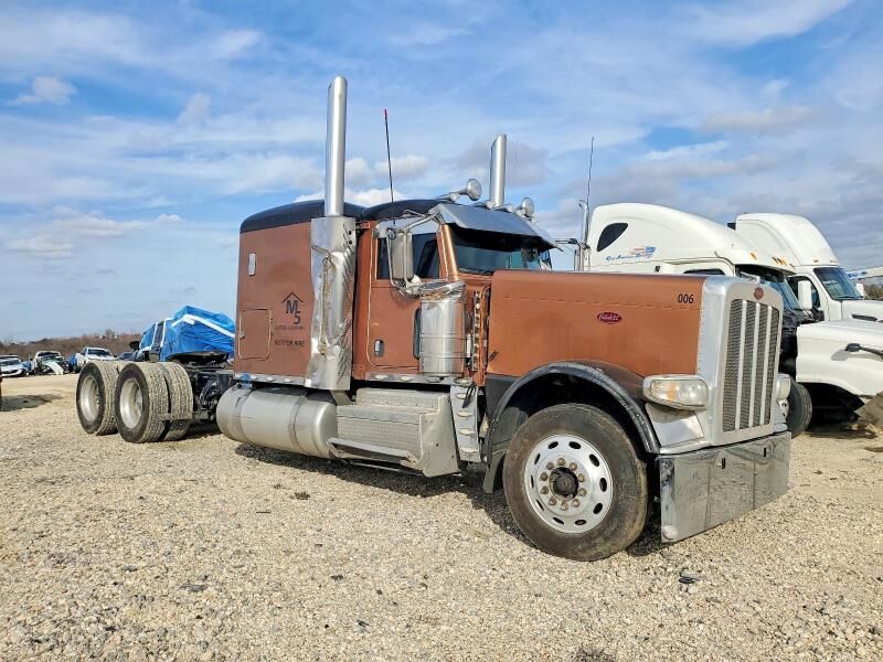 2015 PETERBILT 389