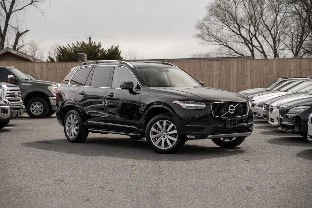 2017 VOLVO XC90