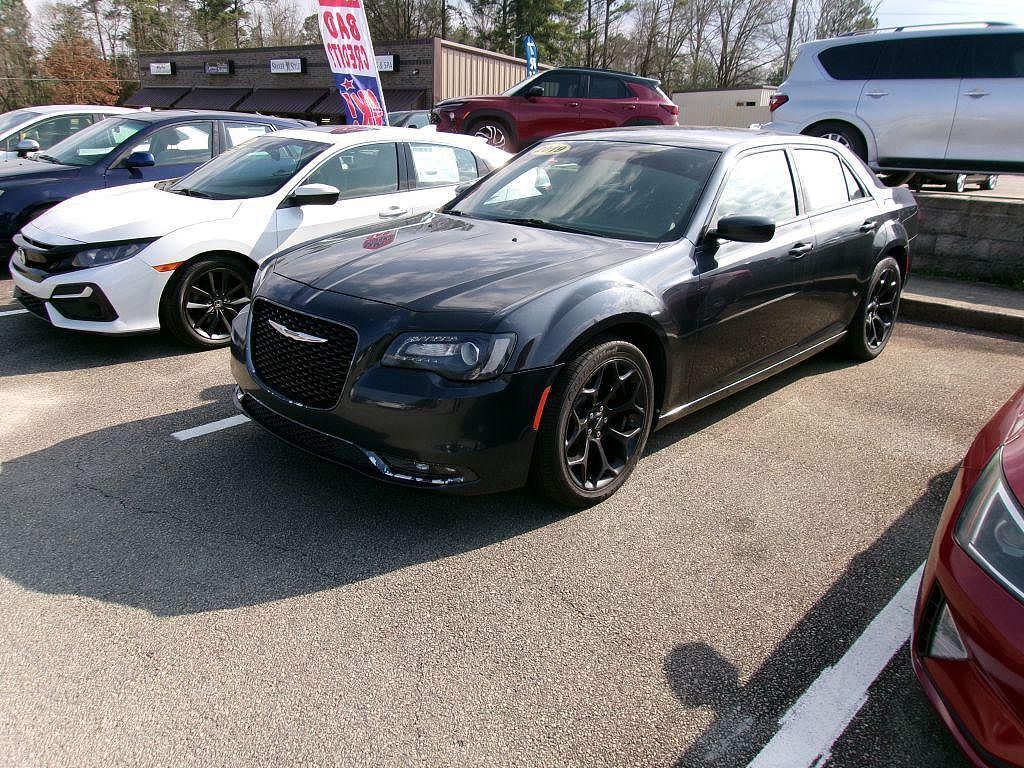 2019 CHRYSLER 300