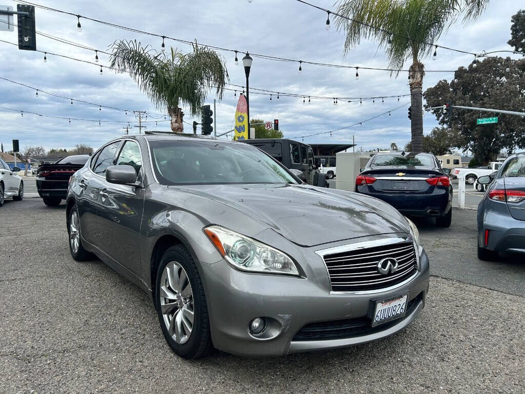 2012 INFINITI M37