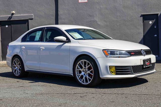 2014 VOLKSWAGEN Jetta