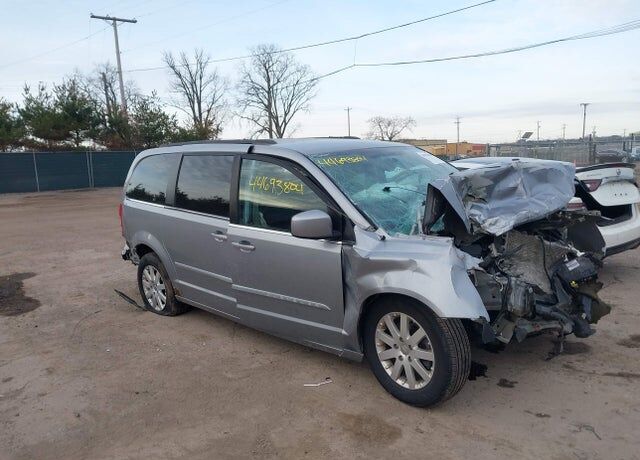 2013 CHRYSLER Town and Country