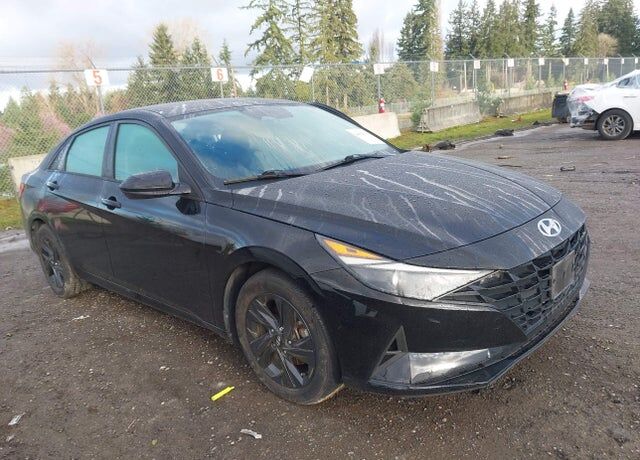 2022 HYUNDAI Elantra