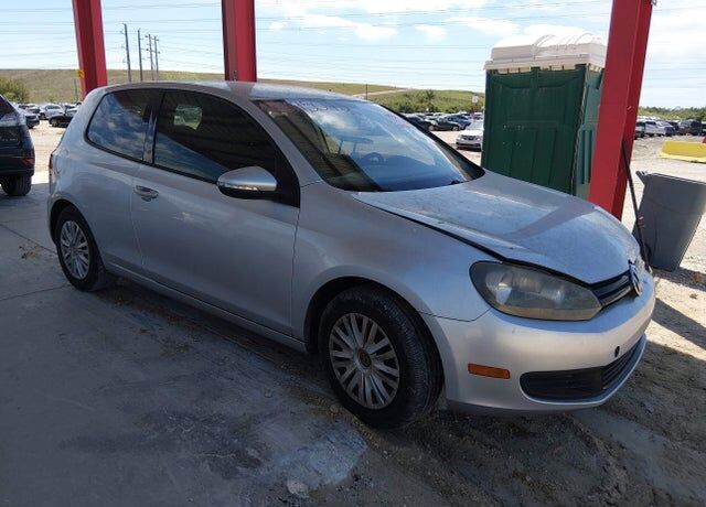 2011 VOLKSWAGEN Golf