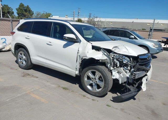 2014 TOYOTA Highlander