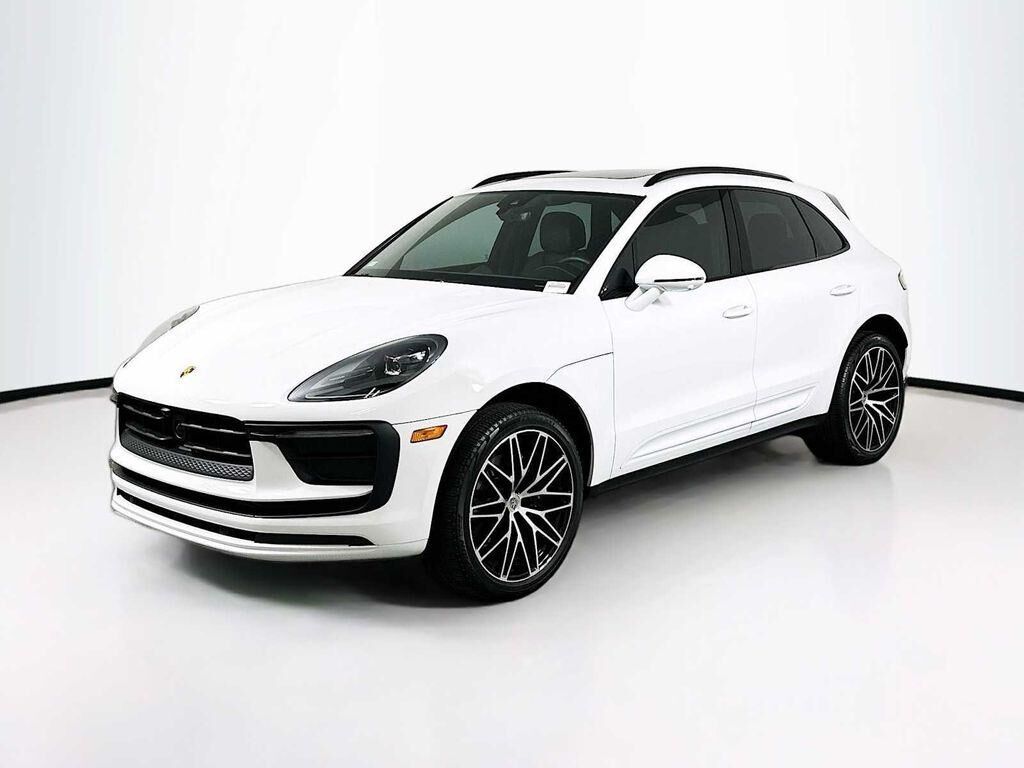 2025 PORSCHE Macan