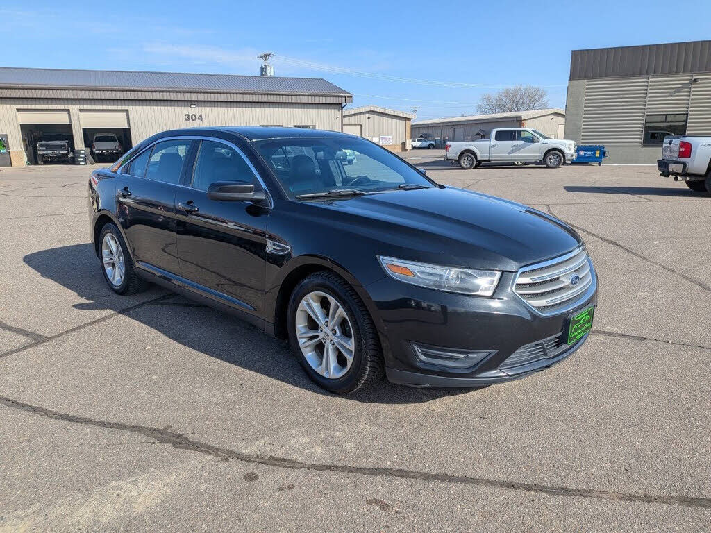 2013 FORD Taurus