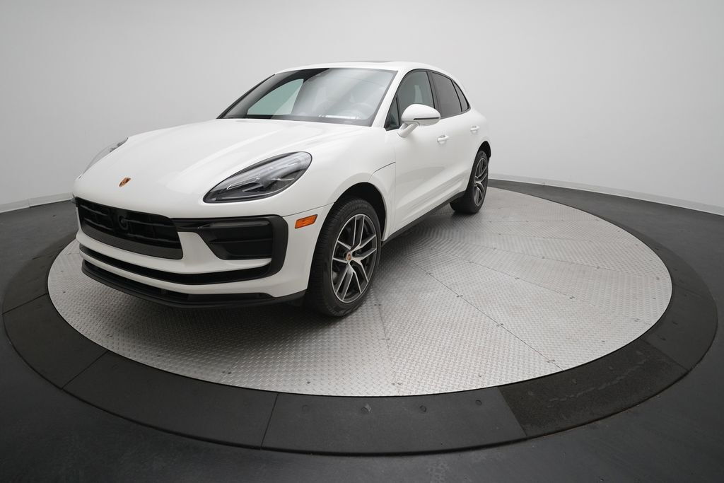 2023 PORSCHE Macan