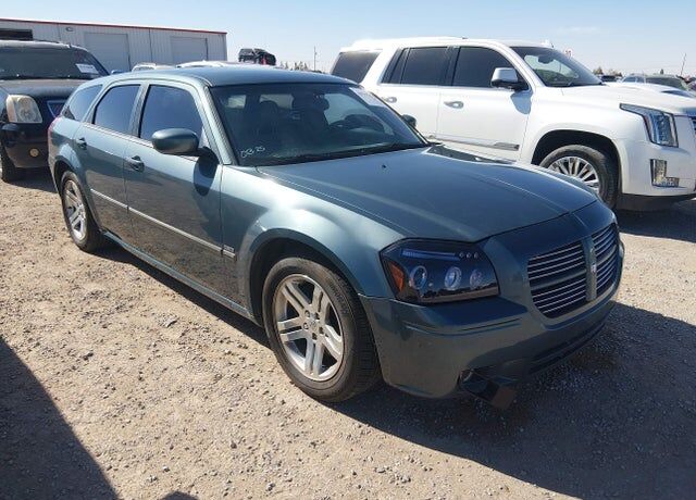 2005 DODGE Magnum