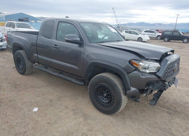 2018 TOYOTA Tacoma