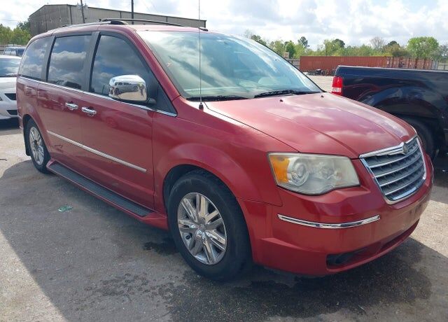 2010 CHRYSLER Town and Country