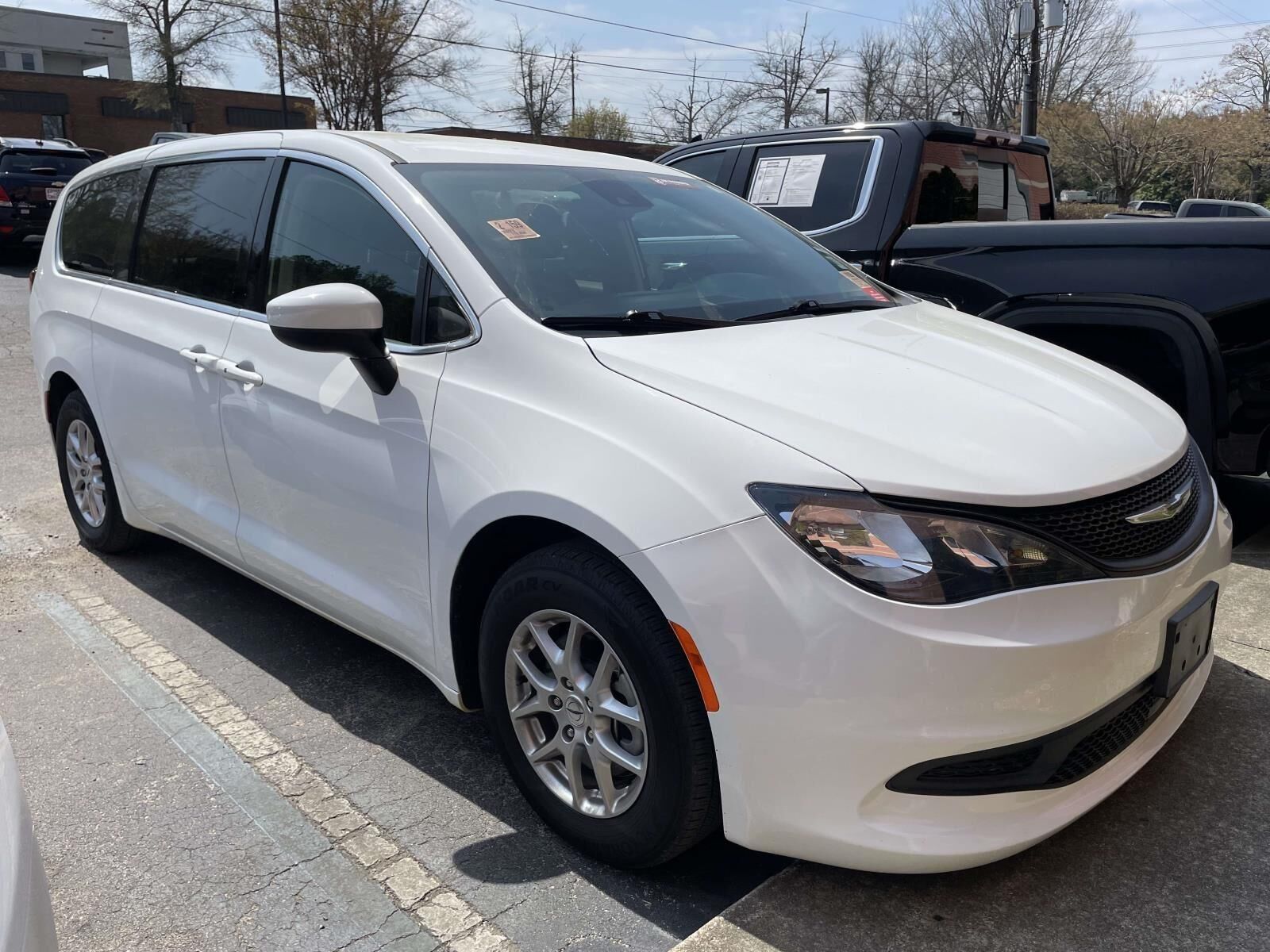 2023 CHRYSLER Voyager