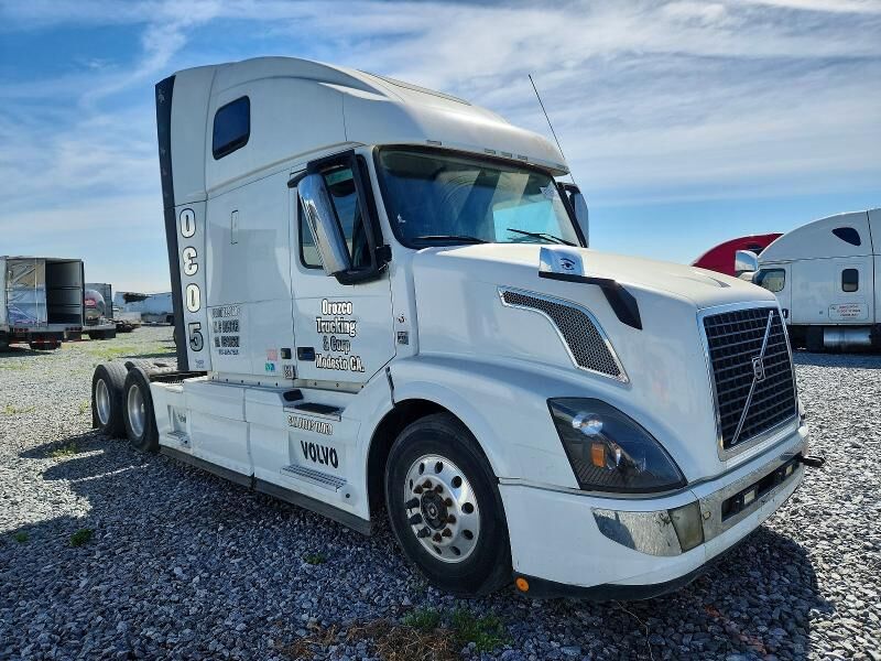 2016 VOLVO TRUCK VNL