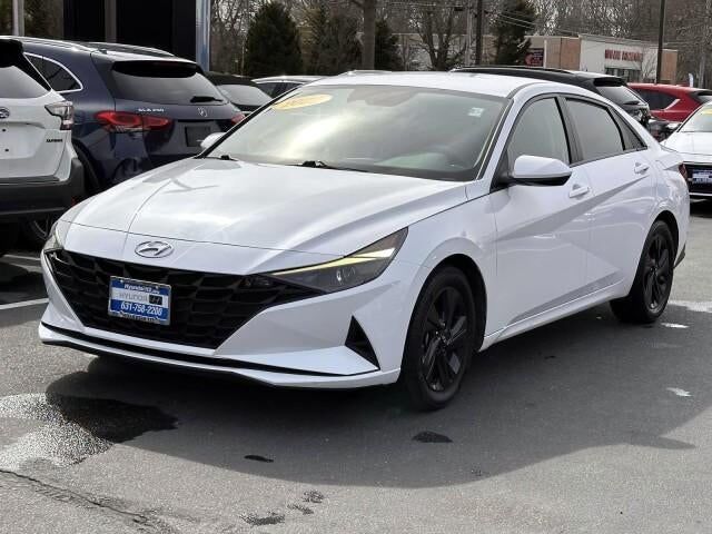 2022 HYUNDAI Elantra