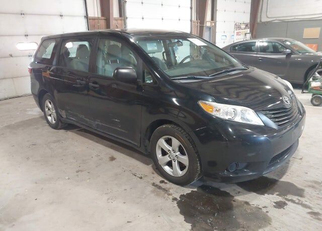 2016 TOYOTA Sienna