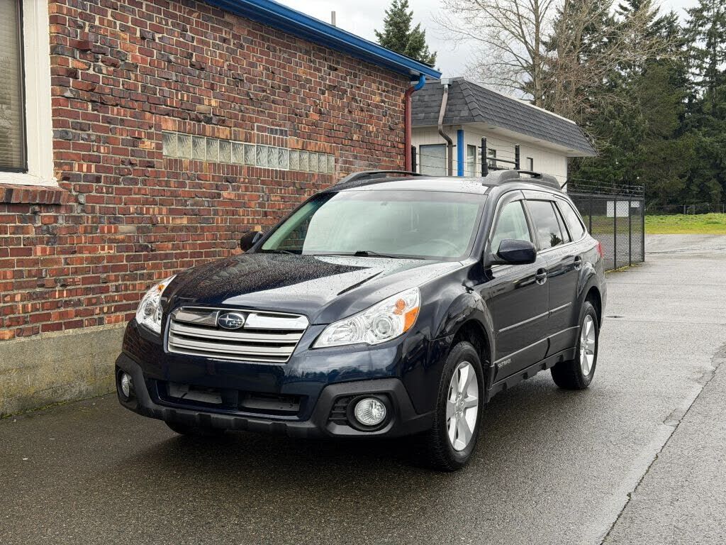 2013 SUBARU Outback