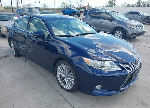 2013 LEXUS ES