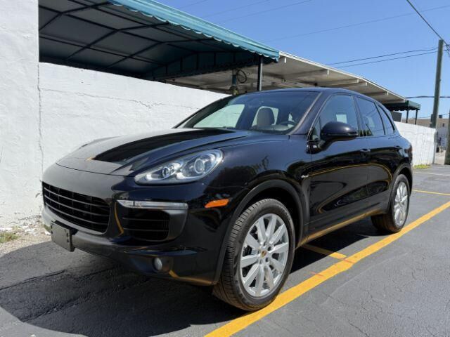 2015 PORSCHE Cayenne
