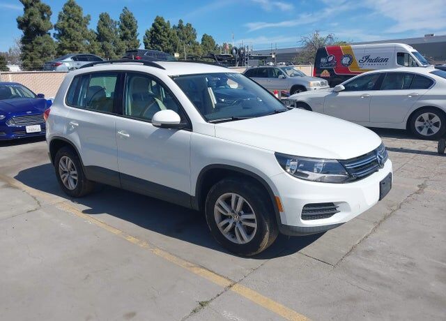 2017 VOLKSWAGEN Tiguan