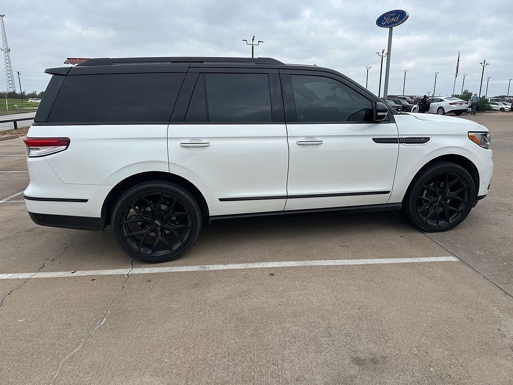 2024 LINCOLN Navigator
