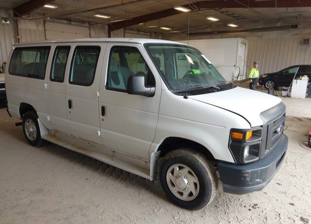 2010 FORD E-350