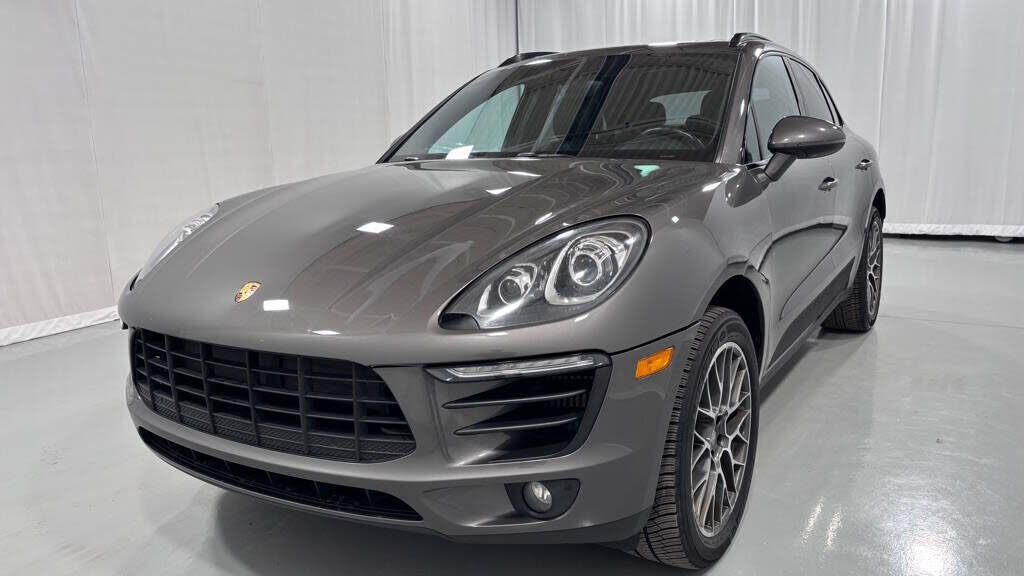 2016 PORSCHE Macan