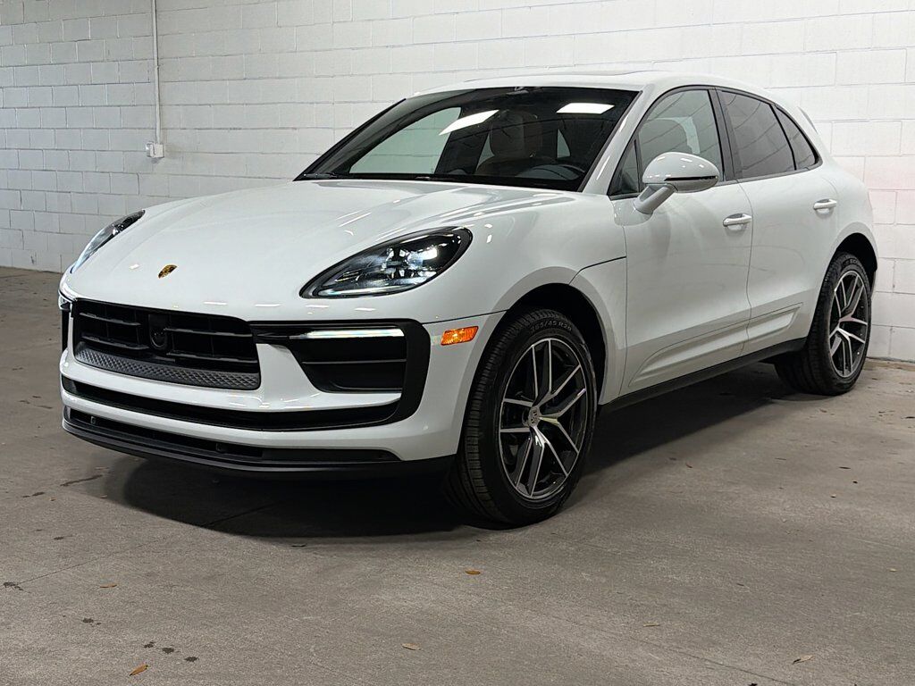 2023 PORSCHE Macan