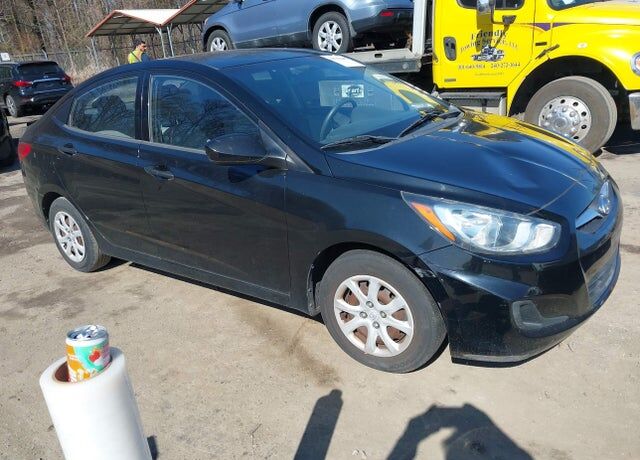 2012 HYUNDAI Accent