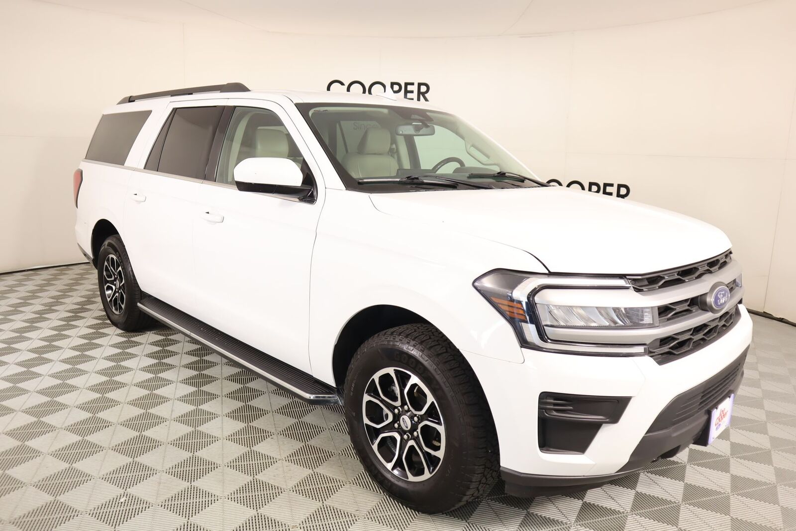 2023 FORD Expedition