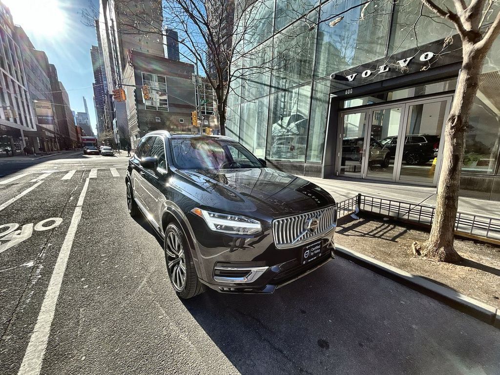 2023 VOLVO XC90