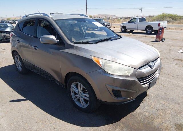 2011 HYUNDAI Tucson