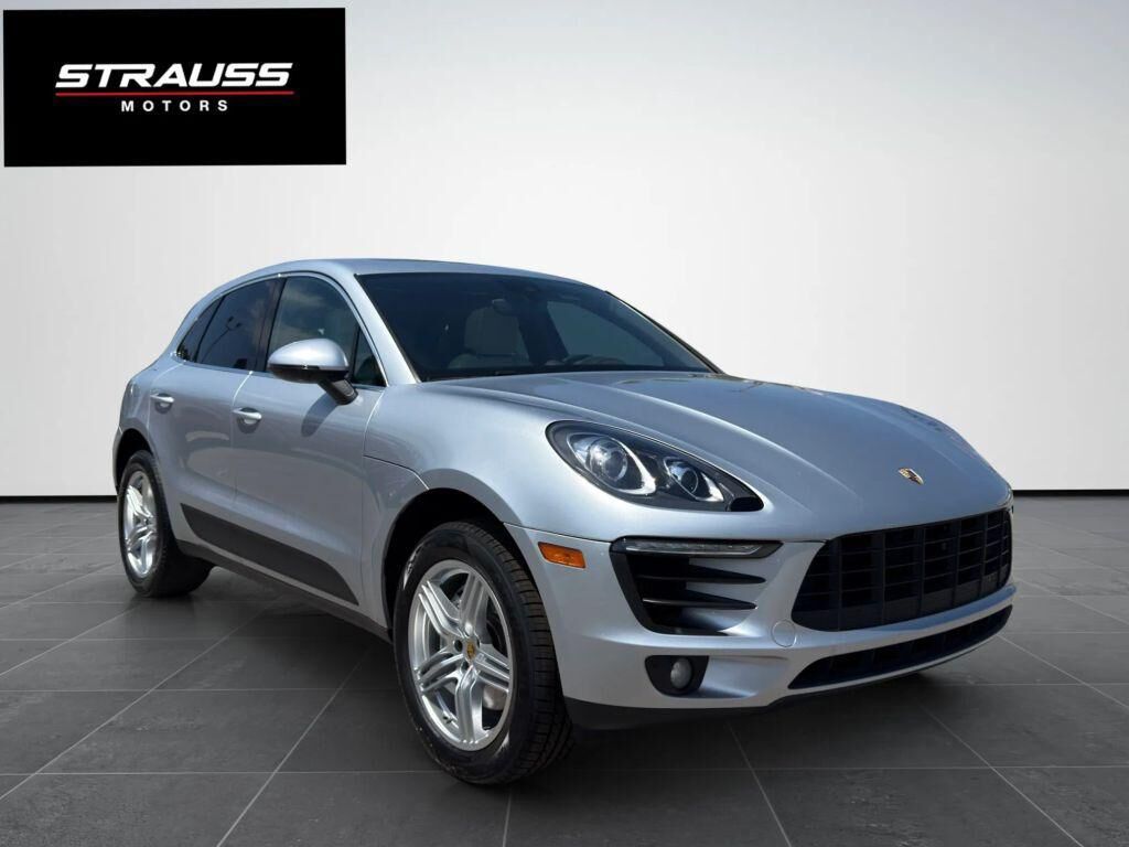 2018 PORSCHE Macan