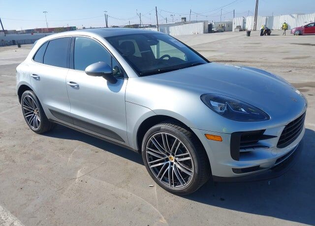 2020 PORSCHE Macan