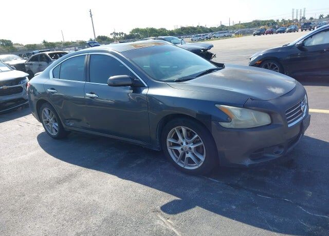 2011 NISSAN Maxima