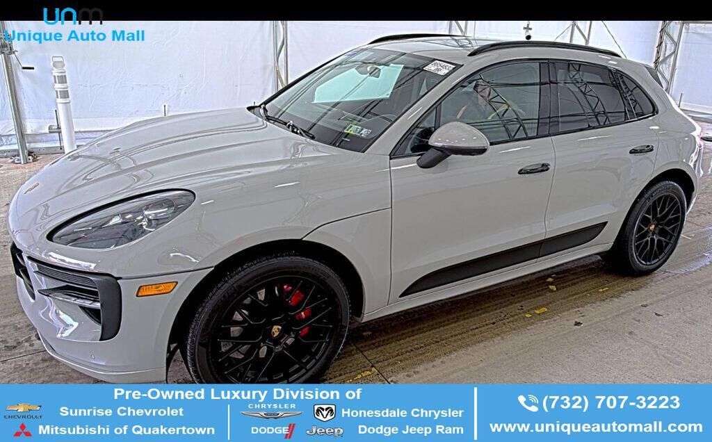 2021 PORSCHE Macan