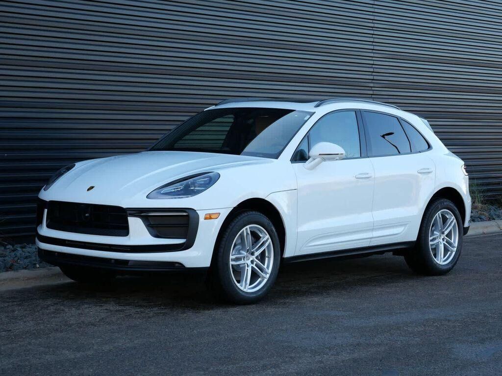 2026 PORSCHE Macan
