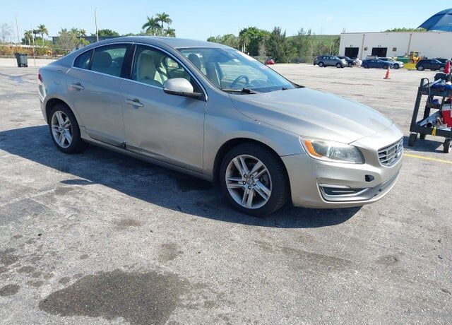 2015 VOLVO S60