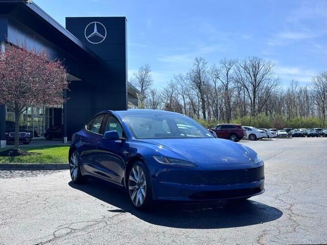 2025 TESLA Model 3