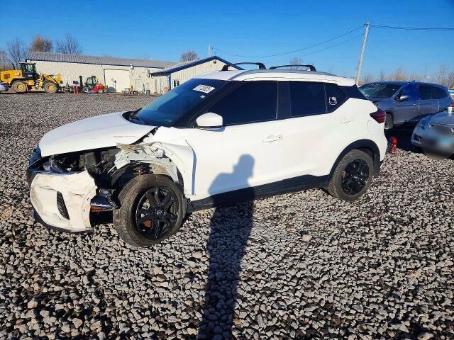 2024 NISSAN Kicks