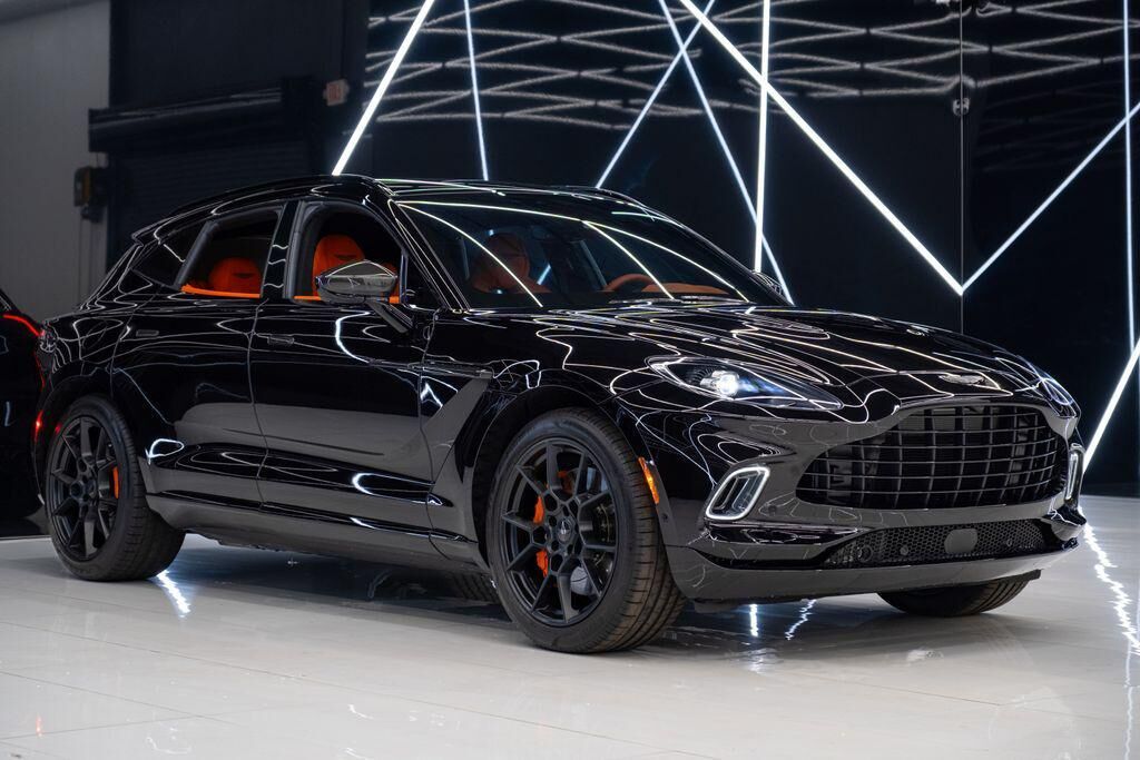 2021 ASTON MARTIN DBX