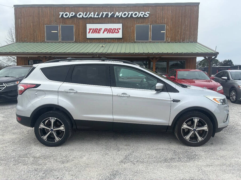 2017 FORD Escape