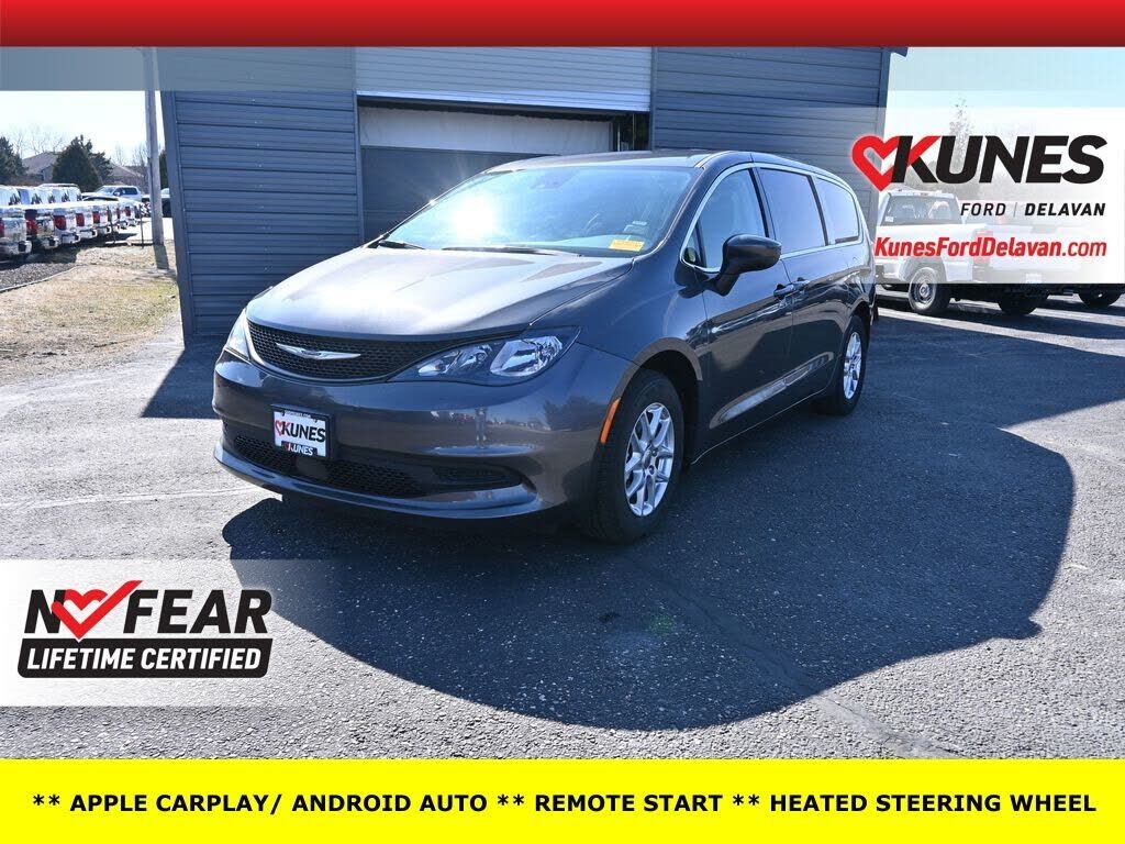 2023 CHRYSLER Voyager