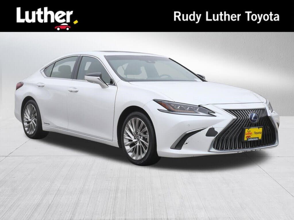 2019 LEXUS ES