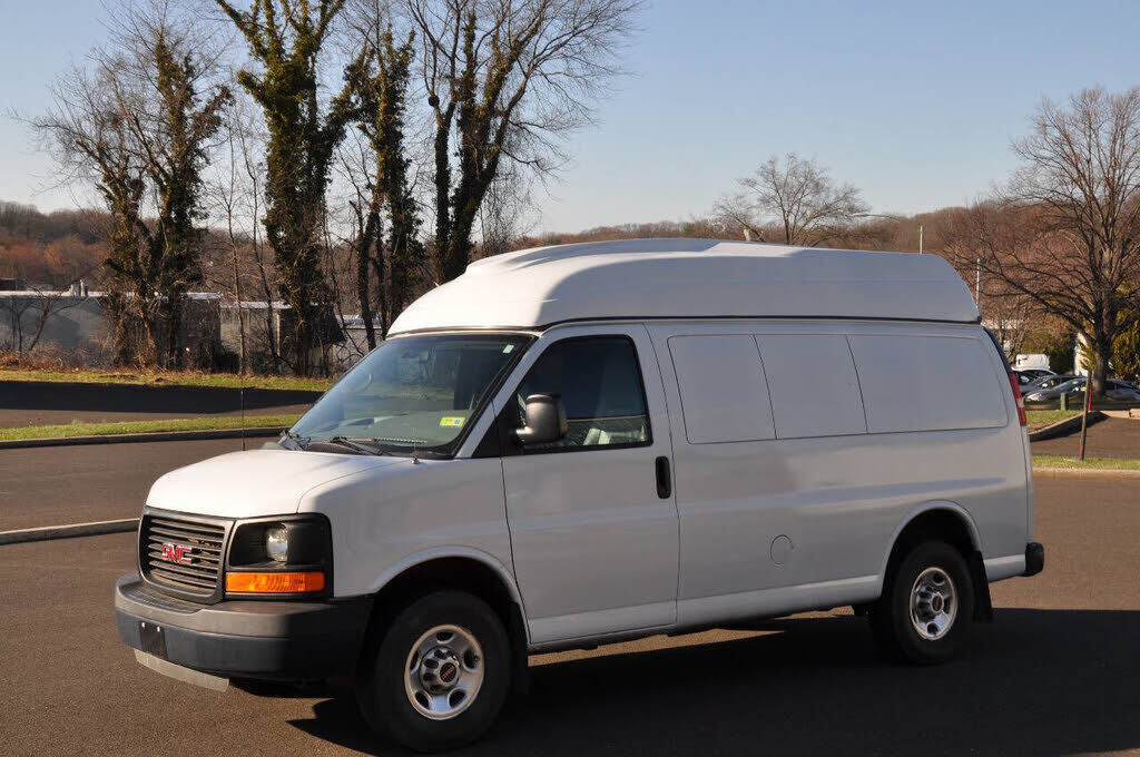 GMC Savana