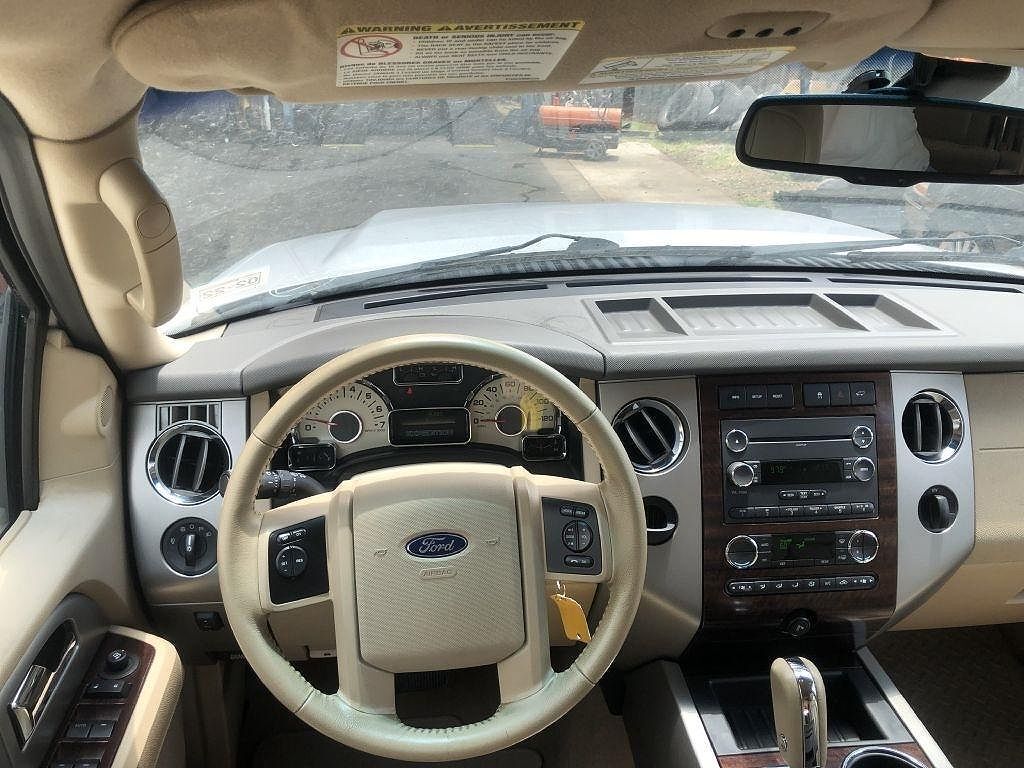2011 FORD Expedition
