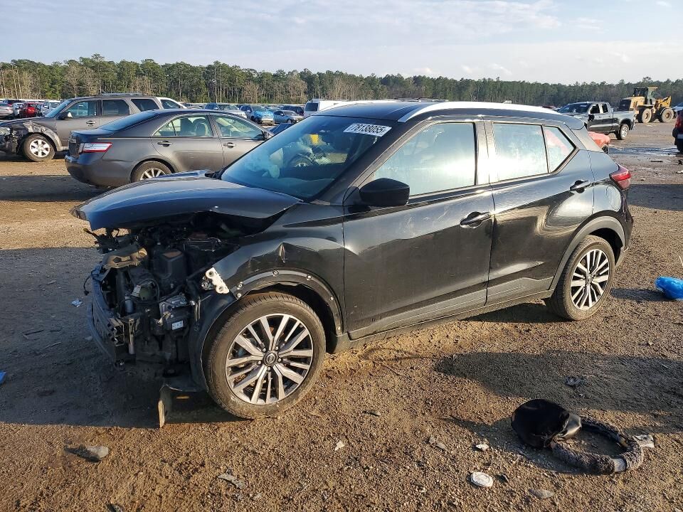 2021 NISSAN Kicks