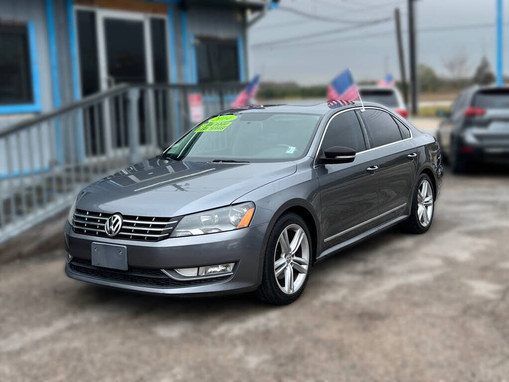 2014 VOLKSWAGEN Passat